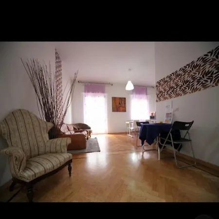 Central Hostel Milano Хостел *