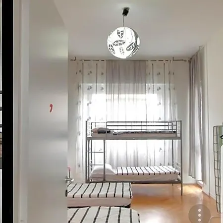 Central Hostel Milano Vandrarhem *