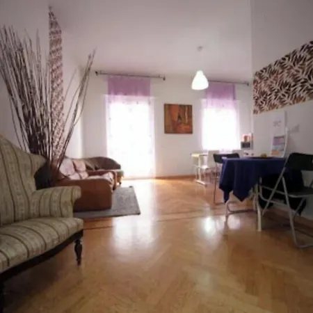 Central Hostel Milano Хостел *