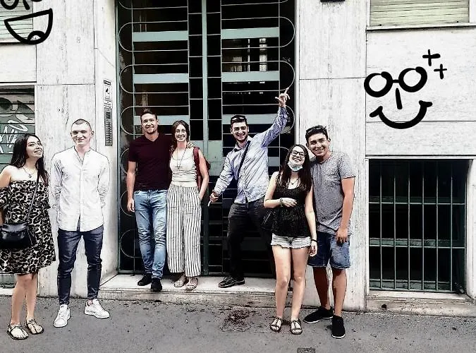 Central Hostel Milano Хостел *