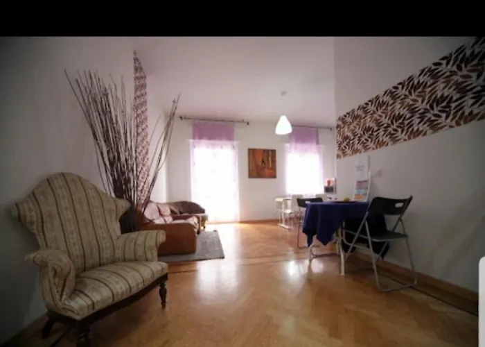 Central Hostel Milano Хостел *